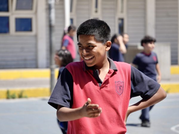 Estudiantes de la escuela durante una actividad de la comunidad