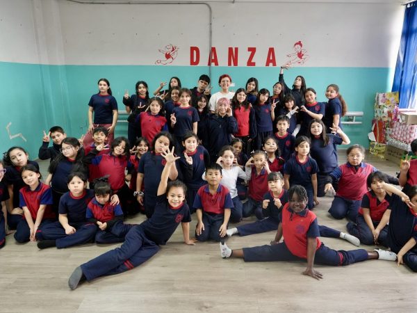 Estudiantes en la sala del taller de danza
